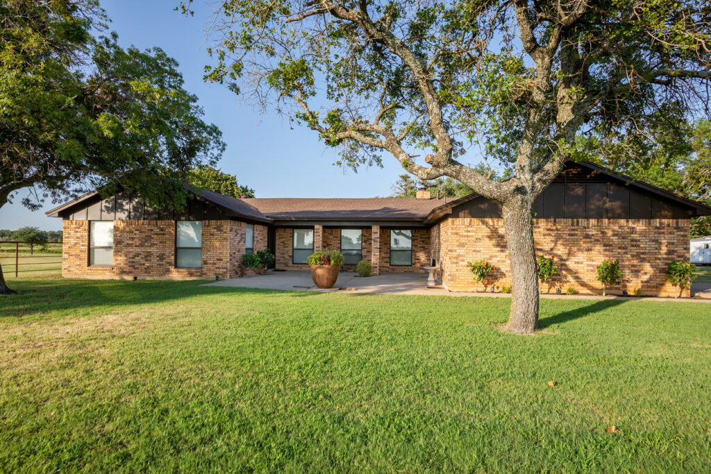 19.659 Acres, 4/2 Turn Key Horse Property with potential, Pool