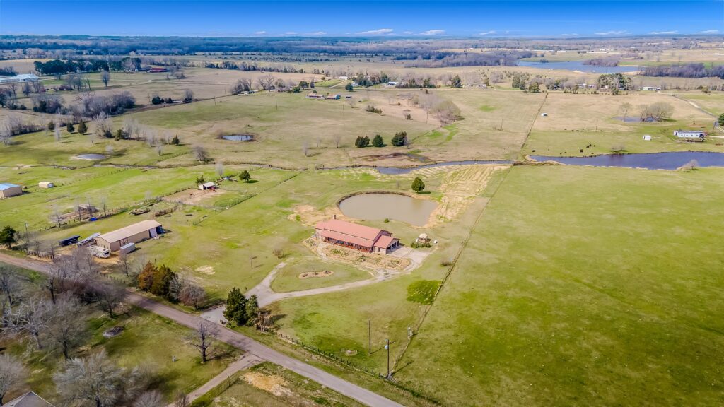 Stunning Rustic Retreat Horse Properties of Texas